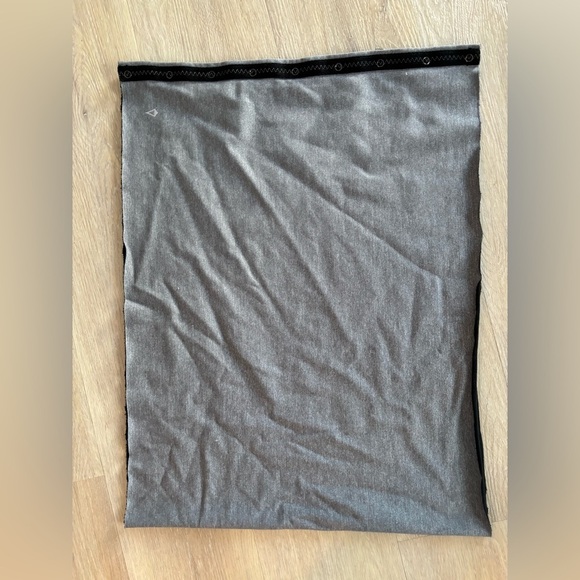 Ivivva by Lululemon girls scarf grey with black interior - Picture 1 of 6
